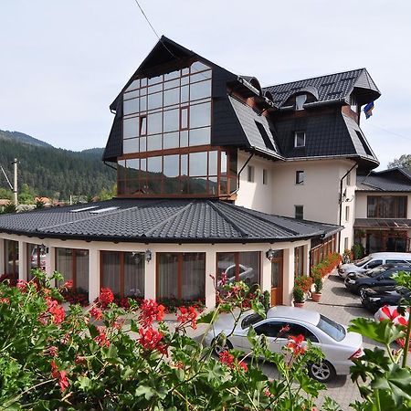 Hotel Cosmos Campulung Moldovenesc Bagian luar foto