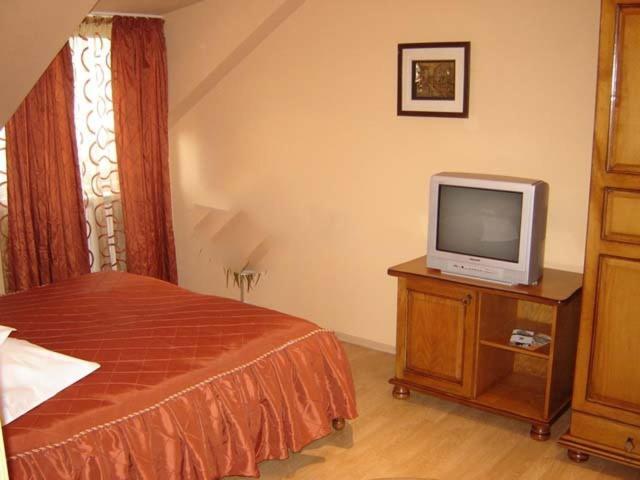 Hotel Cosmos Campulung Moldovenesc Ruang foto