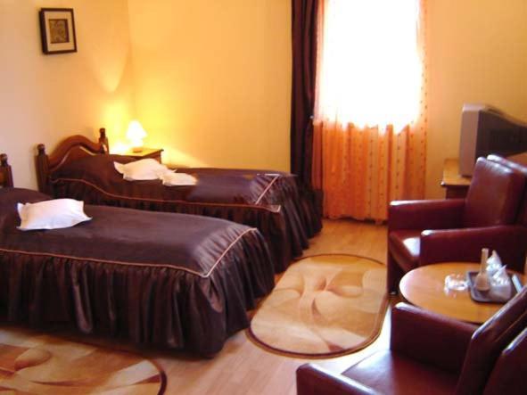 Hotel Cosmos Campulung Moldovenesc Ruang foto