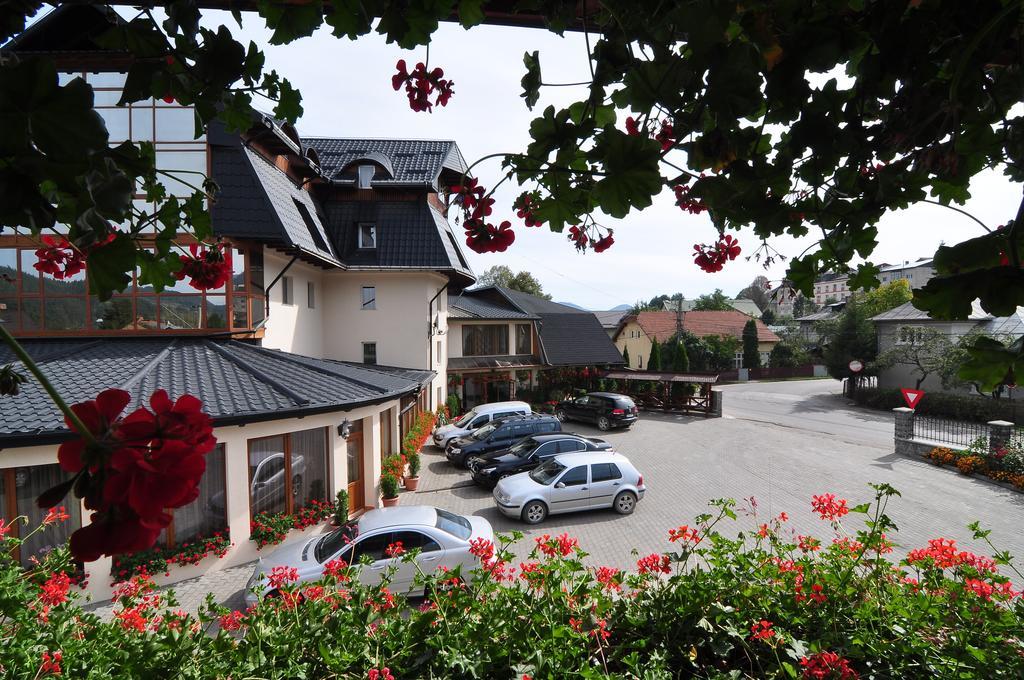 Hotel Cosmos Campulung Moldovenesc Bagian luar foto