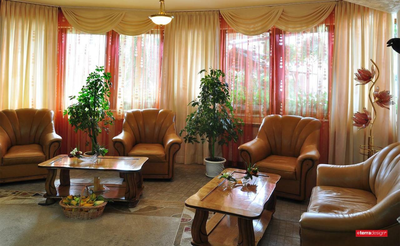 Hotel Cosmos Campulung Moldovenesc Bagian luar foto