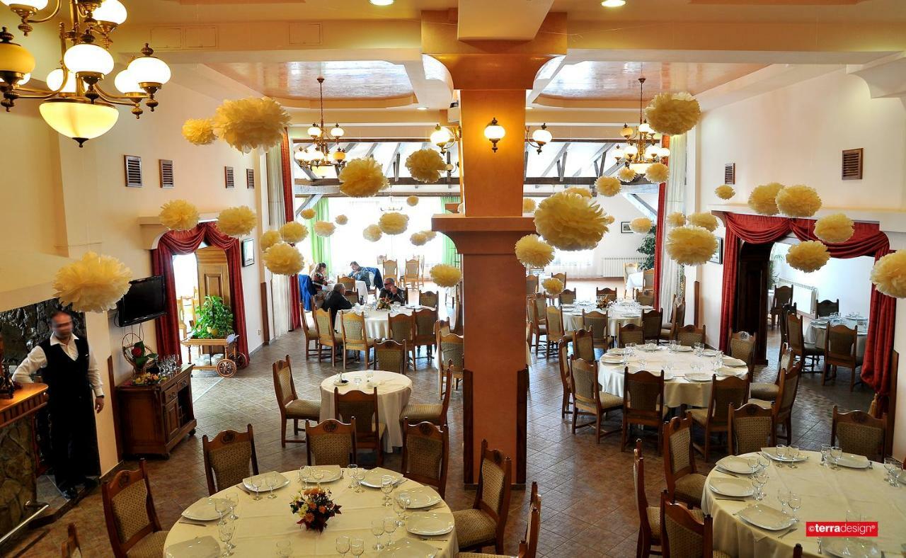 Hotel Cosmos Campulung Moldovenesc Bagian luar foto