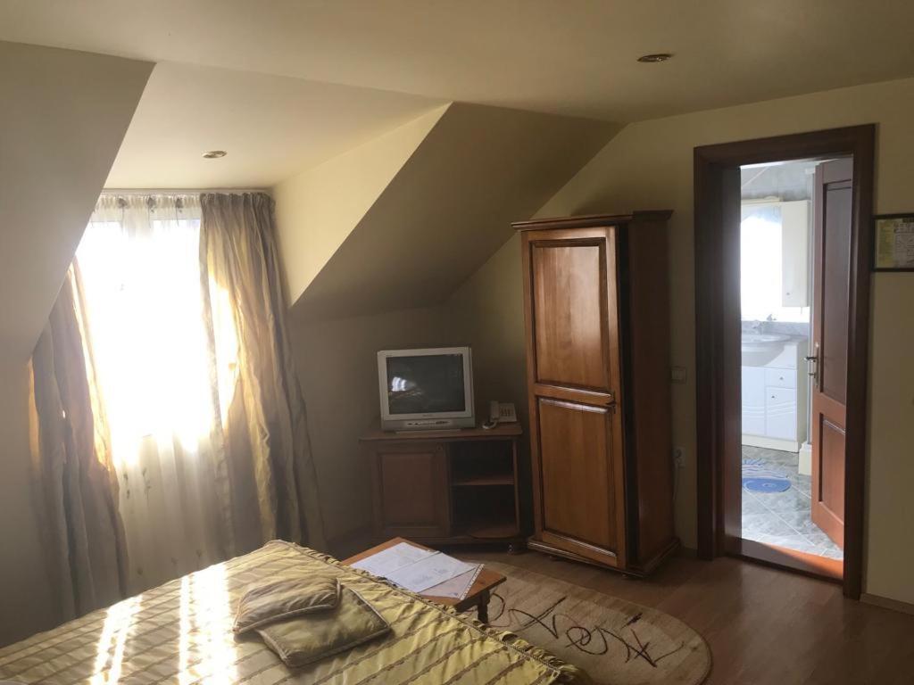 Hotel Cosmos Campulung Moldovenesc Bagian luar foto