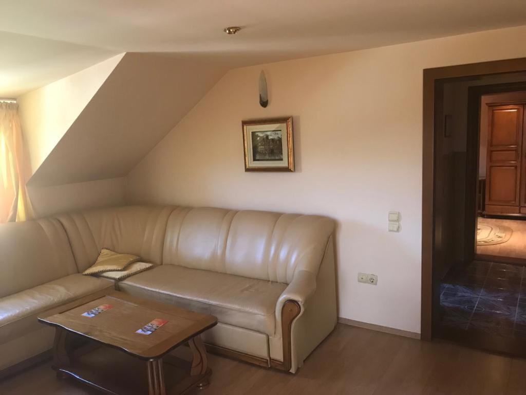 Hotel Cosmos Campulung Moldovenesc Bagian luar foto