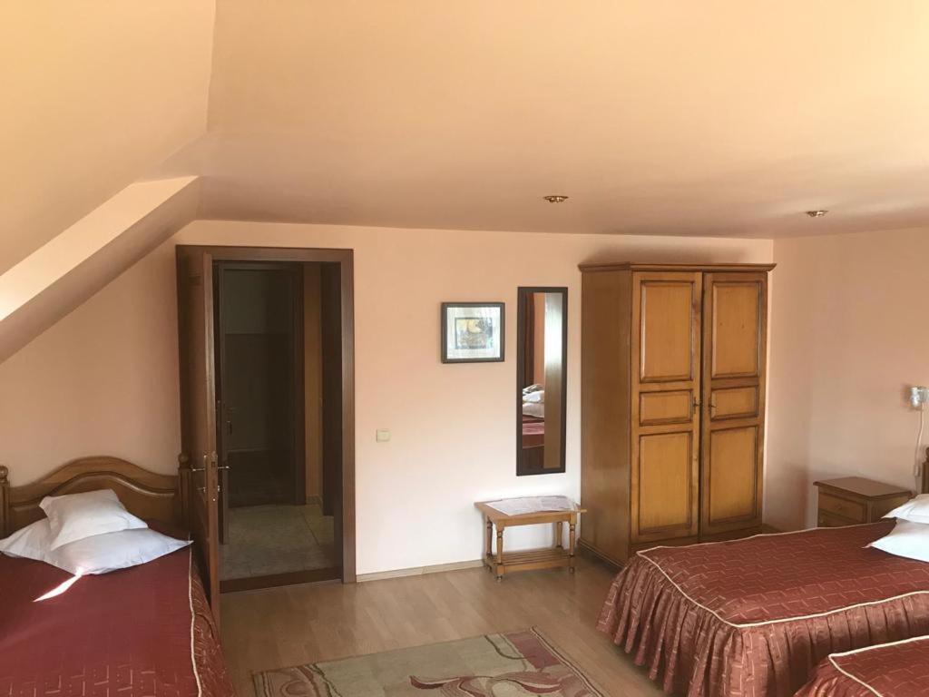 Hotel Cosmos Campulung Moldovenesc Bagian luar foto